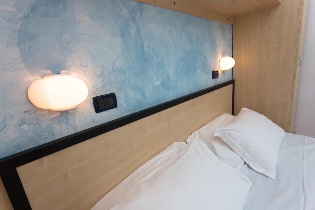 Hotel New Castle Cesenatico Esterno foto