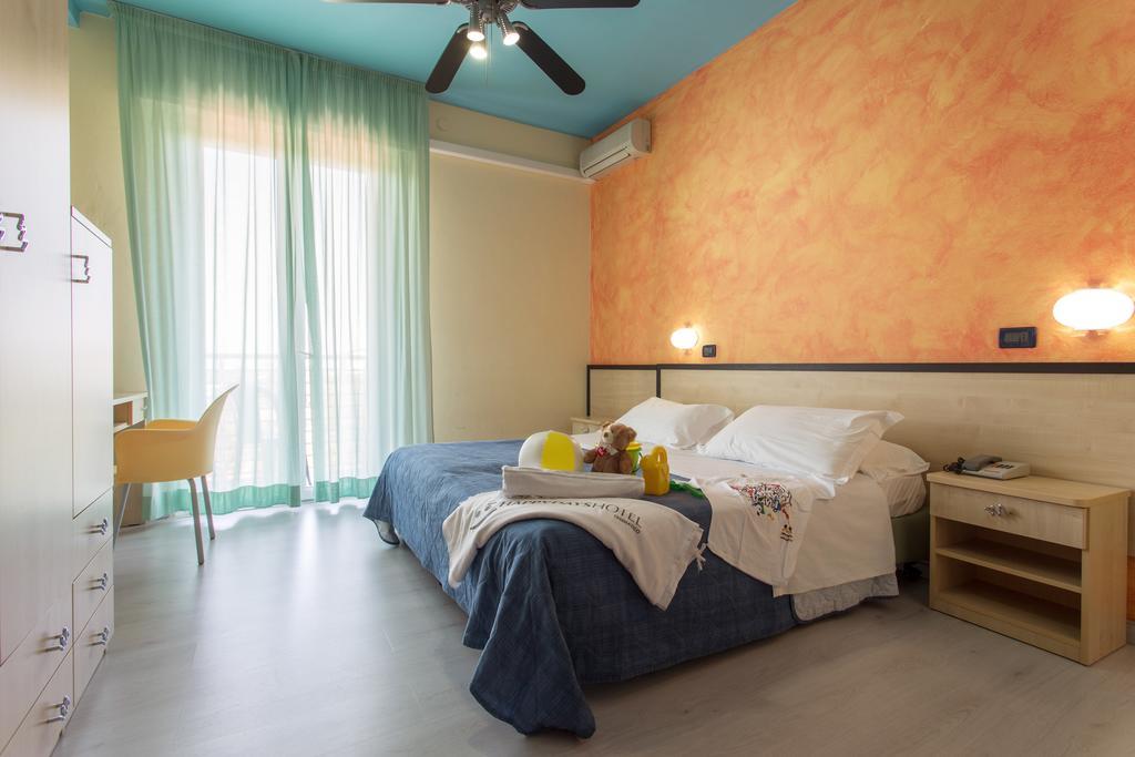 Hotel New Castle Cesenatico Camera foto
