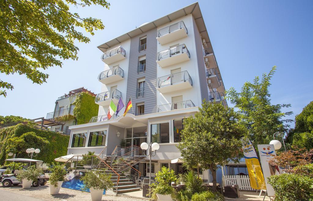 Hotel New Castle Cesenatico Esterno foto