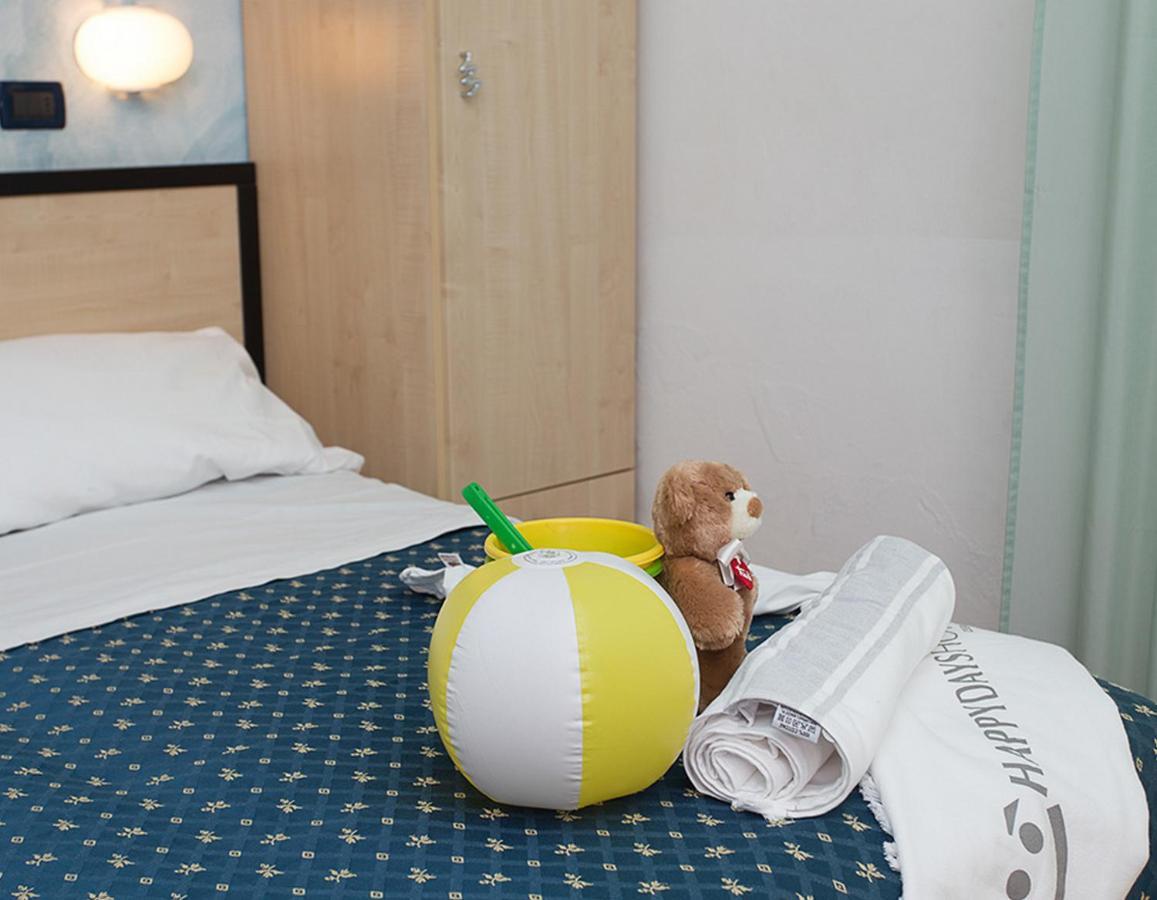 Hotel New Castle Cesenatico Esterno foto