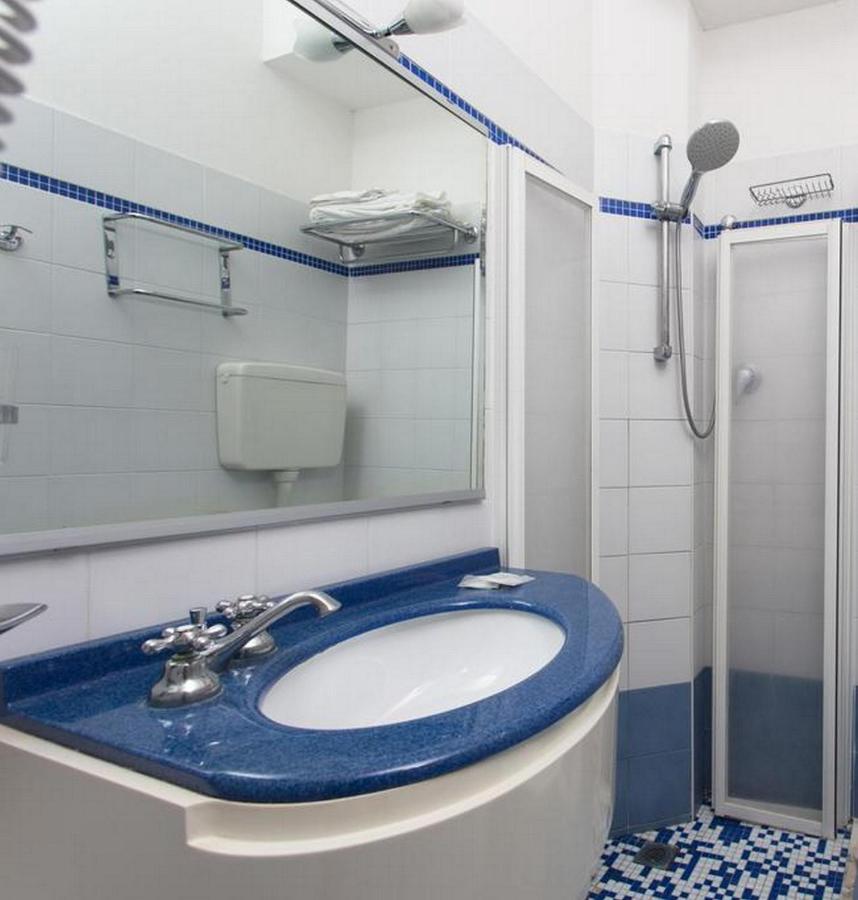 Hotel New Castle Cesenatico Esterno foto